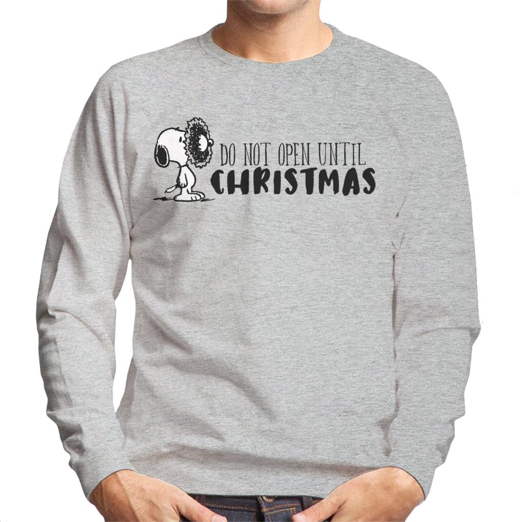 Peanuts Snoopy Holly Wreath On Face Men's Sweatshirt product image 1