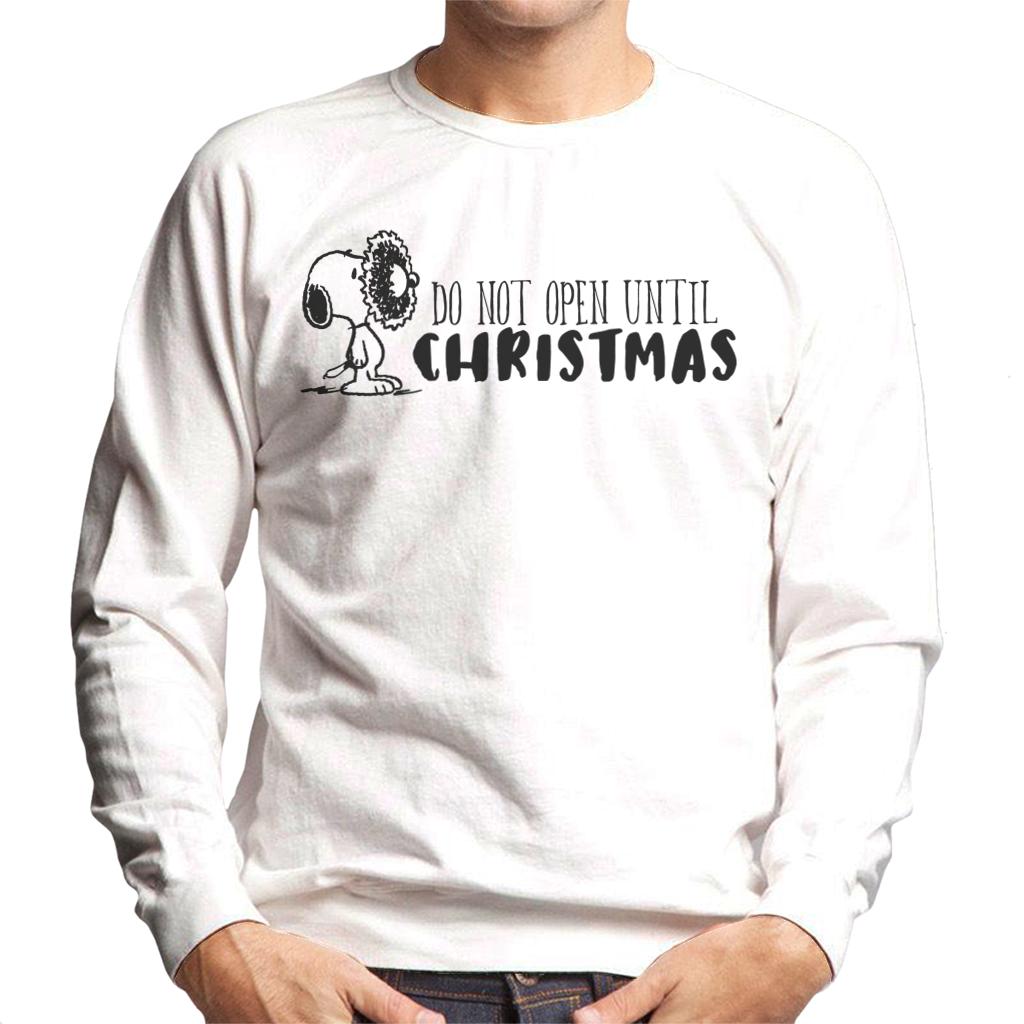 Peanuts Snoopy Holly Wreath On Face Men's Sweatshirt product image 4