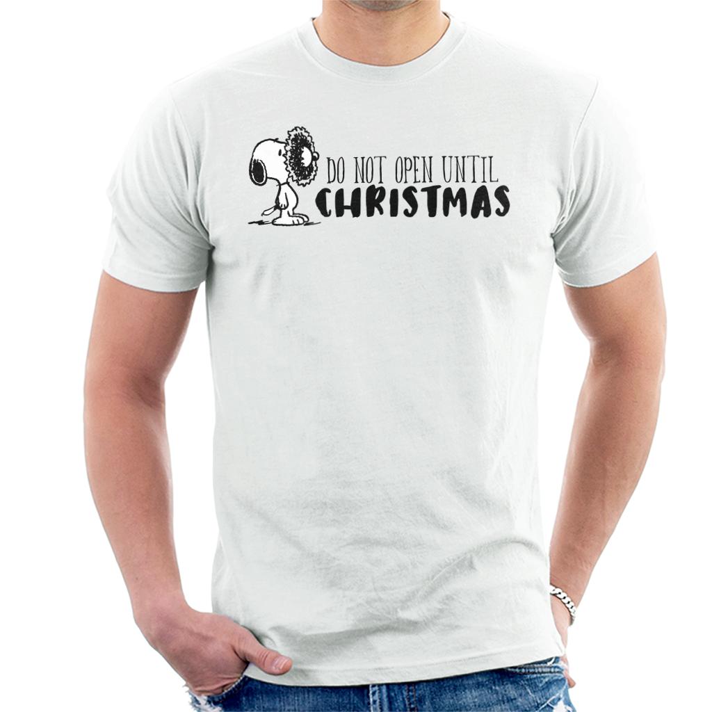 Peanuts Snoopy Holly Wreath On Face Men's T-Shirt product image 4