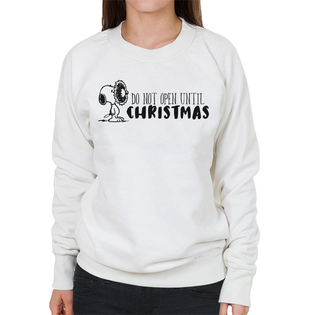 Peanuts Snoopy Holly Wreath On Face Women's Sweatshirt product image 4